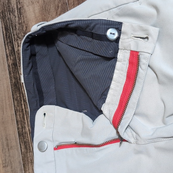 Lululemon Athletica Flat Front Khaki Five Pocket Stretch Fabric Shorts 32x11" - Picture 7 of 9